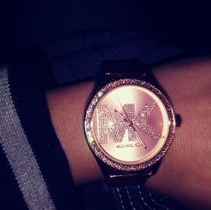Michael Kors watch beautiful rose gold.